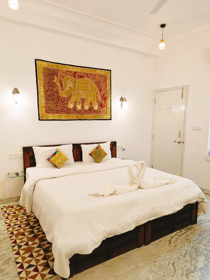 Prakash Ji'S Haveli -Luxurious Lakeside Retreat- Hotel Udaipur Exterior photo