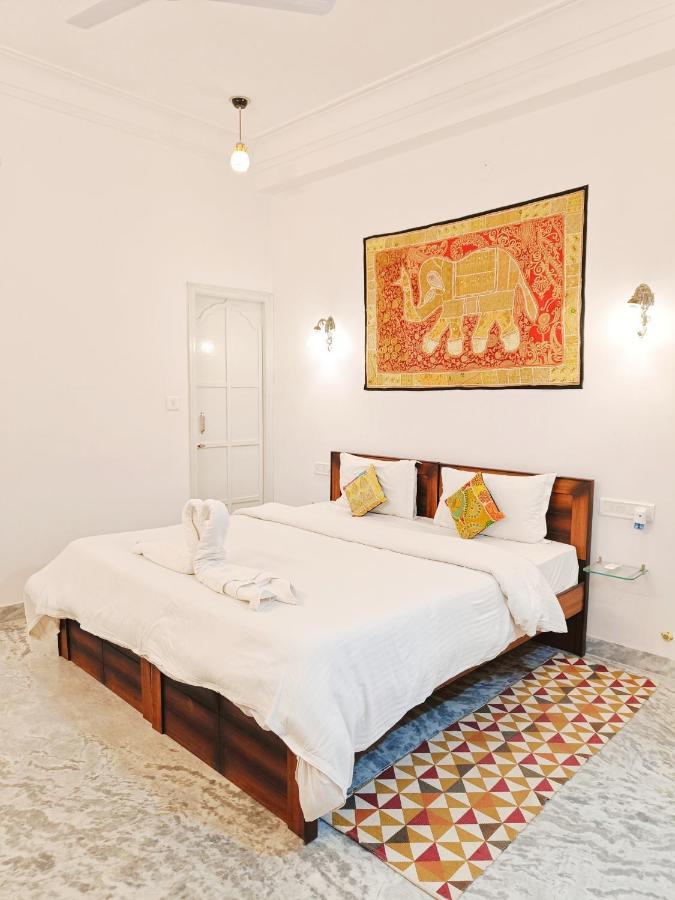 Prakash Ji'S Haveli -Luxurious Lakeside Retreat- Hotel Udaipur Exterior photo