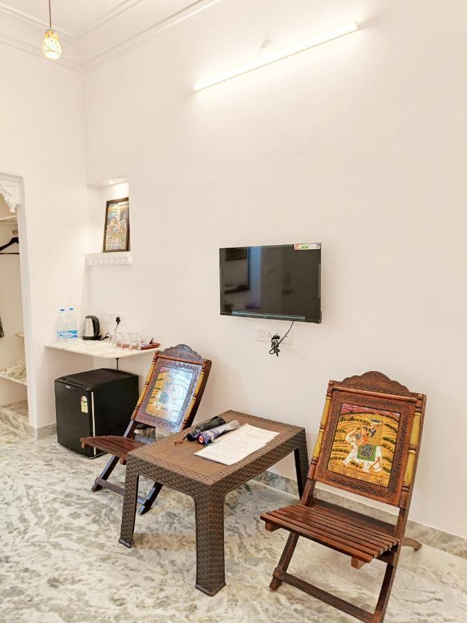 Prakash Ji'S Haveli -Luxurious Lakeside Retreat- Hotel Udaipur Exterior photo