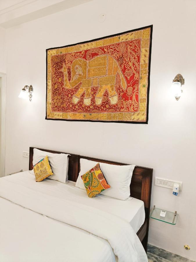 Prakash Ji'S Haveli -Luxurious Lakeside Retreat- Hotel Udaipur Exterior photo